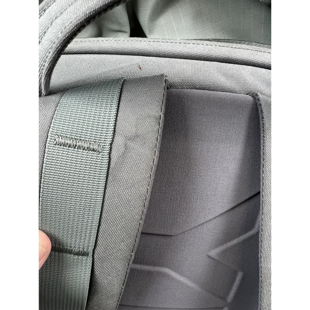 Yeti Crossroads 22 Travel Backpack Olive READ